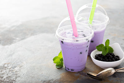 5 recettes de boissons à l'UBE : lattes, smoothies et thés glacés violets