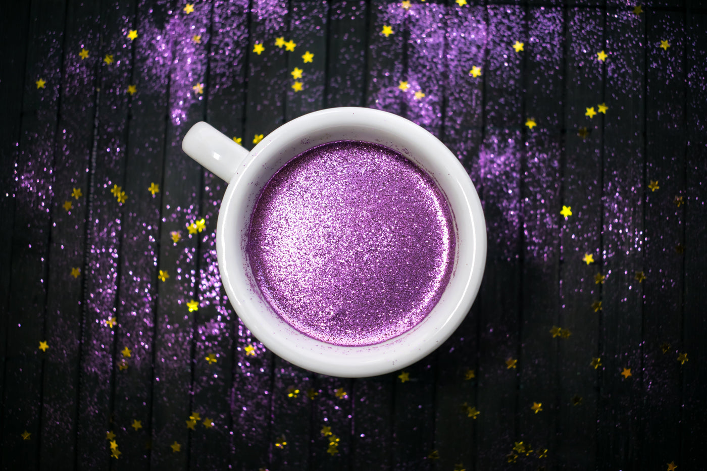 UBE : Qu'est-ce que c'est ? Tout savoir sur cette poudre violette naturelle