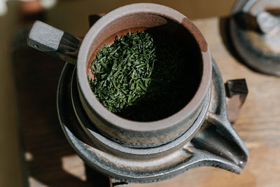 Hojicha : qu'est-ce que c'est ? Le thé vert torréfié du Japon